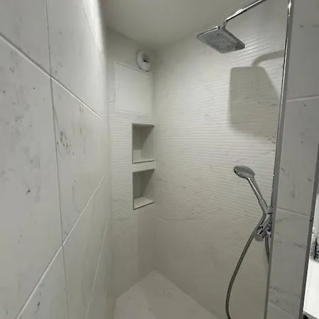De Luxe Piscine Jacuzzi * 페홀