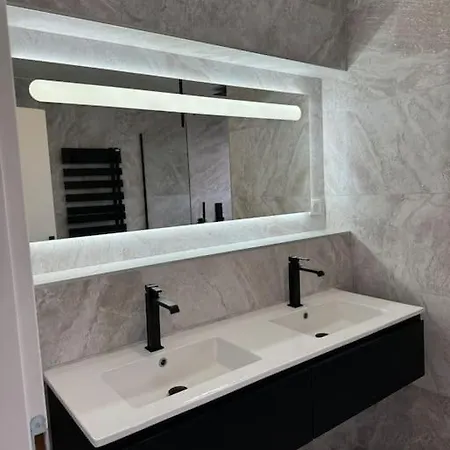 빌라 De Luxe Piscine Jacuzzi 페홀