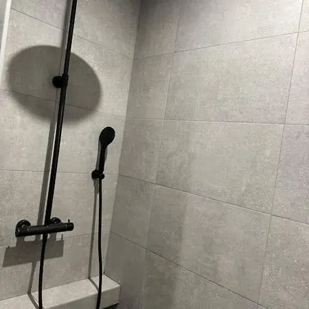 De Luxe Piscine Jacuzzi 페홀