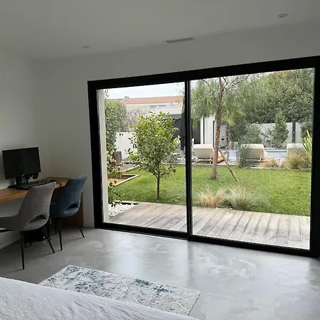 De Luxe Piscine Jacuzzi Willa Pérols