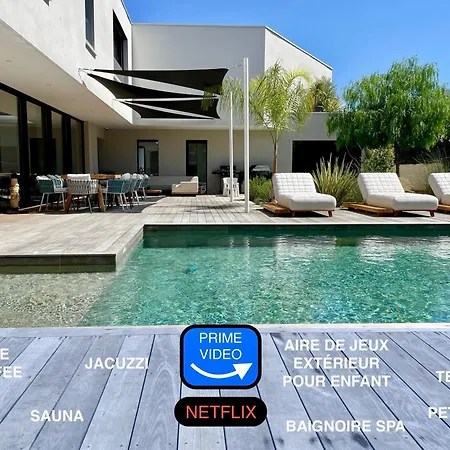De Luxe Piscine Jacuzzi Villa *
